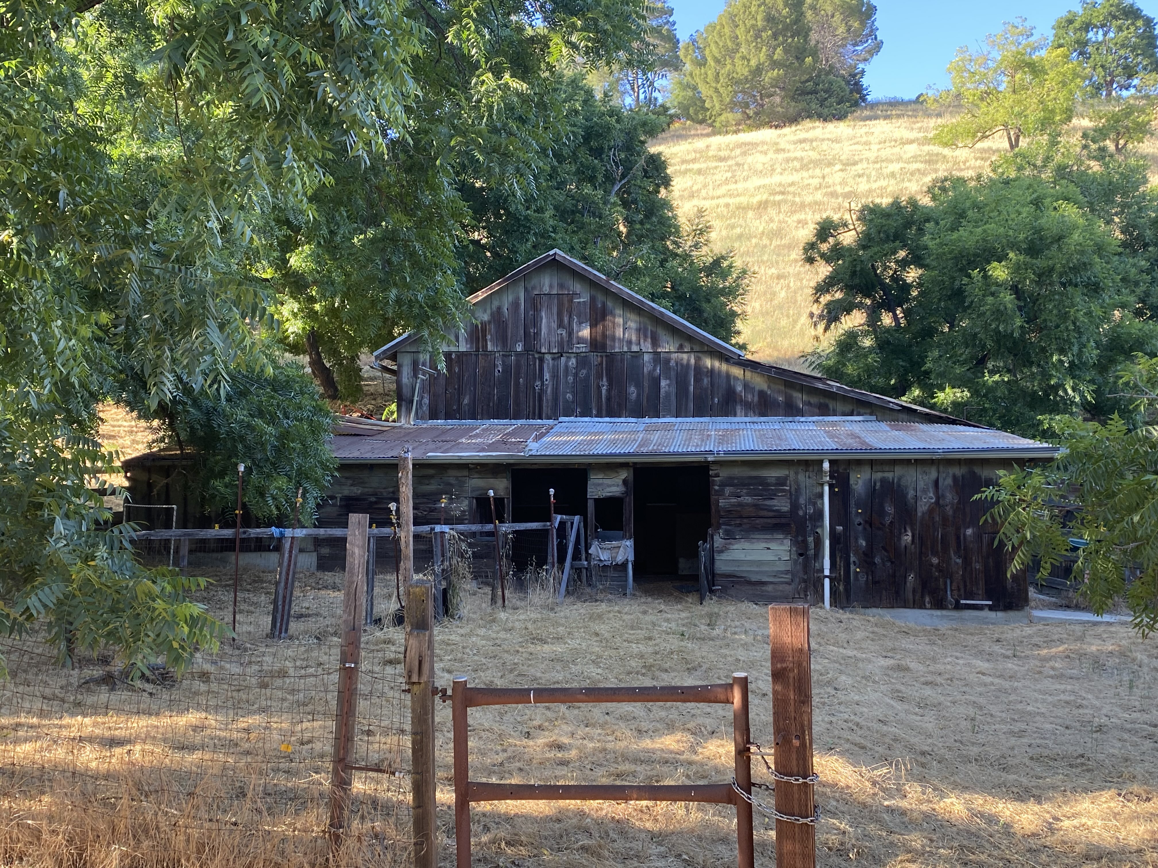 Abandoned Barn.jpeg